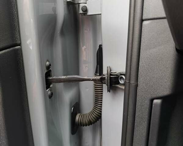 Сірий Фольксваген ID.3, об'ємом двигуна 0 л та пробігом 180 тис. км за 14900 $, фото 51 на Automoto.ua