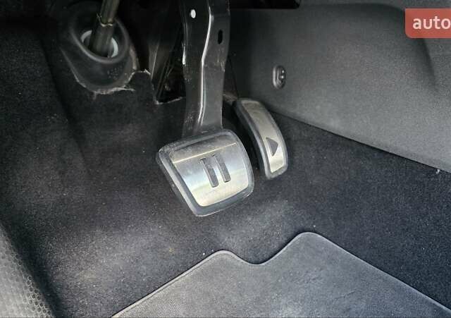 Фольксваген ID.3 2020 в Ровно на Automoto.ua Синий Фольксваген ID.3, объемом двигателя 0 л и пробегом 56 тыс. км за 16500 $, фото 9 на Automoto.ua