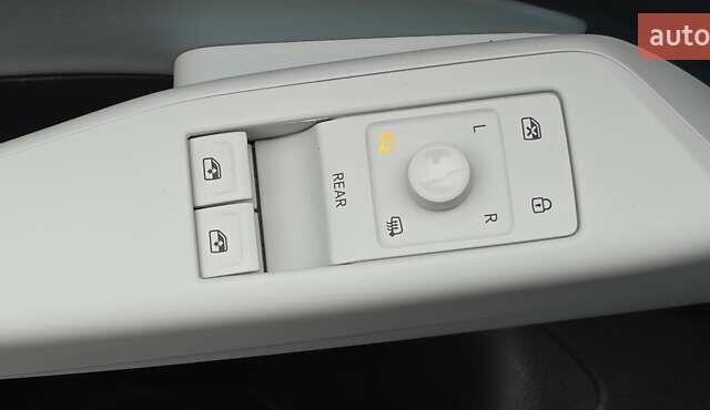 Синий Фольксваген ID.3, объемом двигателя 0 л и пробегом 99 тыс. км за 17500 $, фото 92 на Automoto.ua