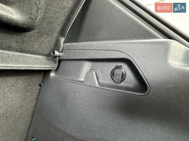 Зеленый Фольксваген ID.3, объемом двигателя 0 л и пробегом 18 тыс. км за 18999 $, фото 104 на Automoto.ua