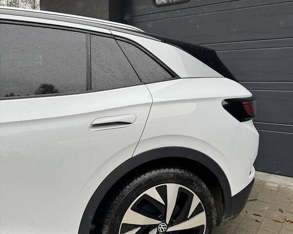 Белый Фольксваген ID.4, объемом двигателя 0 л и пробегом 56 тыс. км за 23500 $, фото 6 на Automoto.ua