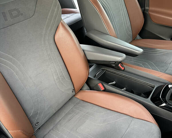 Белый Фольксваген ID.4, объемом двигателя 0 л и пробегом 191 тыс. км за 21400 $, фото 23 на Automoto.ua