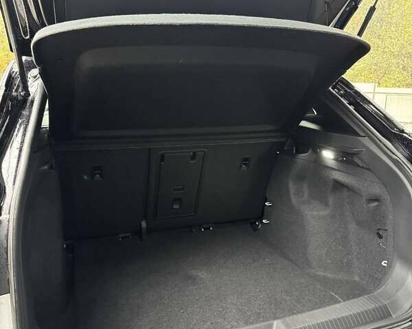 Белый Фольксваген ID.4, объемом двигателя 0 л и пробегом 56 тыс. км за 23500 $, фото 29 на Automoto.ua