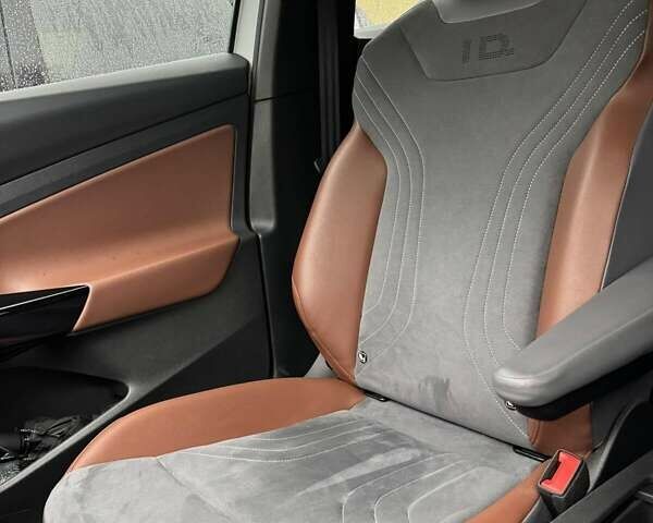 Белый Фольксваген ID.4, объемом двигателя 0 л и пробегом 56 тыс. км за 23500 $, фото 24 на Automoto.ua