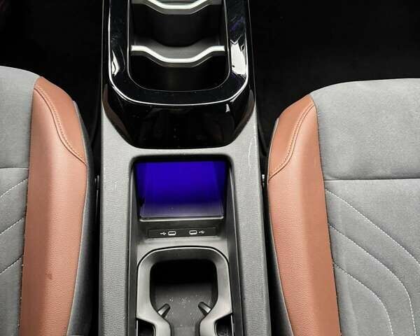 Белый Фольксваген ID.4, объемом двигателя 0 л и пробегом 56 тыс. км за 23500 $, фото 19 на Automoto.ua