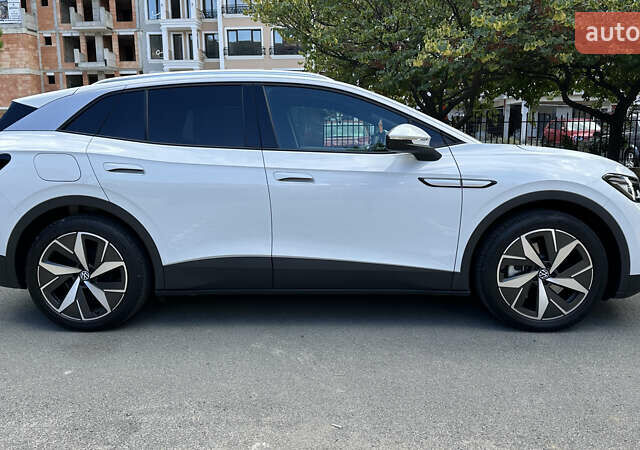 Белый Фольксваген ID.4, объемом двигателя 0 л и пробегом 5 тыс. км за 25000 $, фото 3 на Automoto.ua