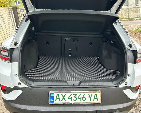 Белый Фольксваген ID.4, объемом двигателя 0 л и пробегом 69 тыс. км за 21700 $, фото 7 на Automoto.ua