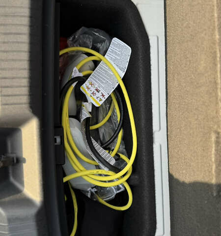 Белый Фольксваген ID.4, объемом двигателя 0 л и пробегом 131 тыс. км за 22500 $, фото 15 на Automoto.ua