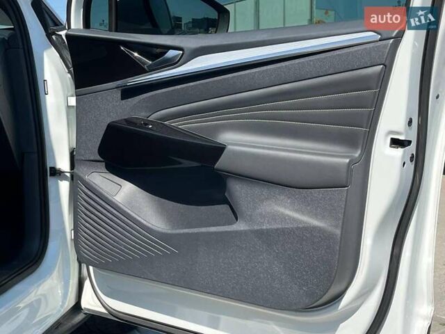 Белый Фольксваген ID.4, объемом двигателя 0 л и пробегом 87 тыс. км за 24790 $, фото 44 на Automoto.ua