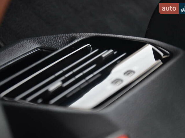 Белый Фольксваген ID.4, объемом двигателя 0 л и пробегом 113 тыс. км за 22350 $, фото 65 на Automoto.ua