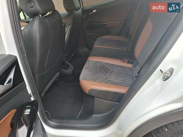 Белый Фольксваген ID.4, объемом двигателя 0 л и пробегом 115 тыс. км за 23100 $, фото 22 на Automoto.ua