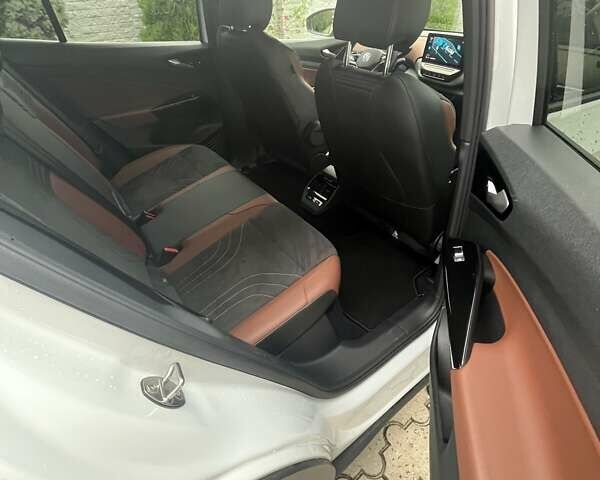 Белый Фольксваген ID.4, объемом двигателя 0 л и пробегом 69 тыс. км за 24500 $, фото 27 на Automoto.ua