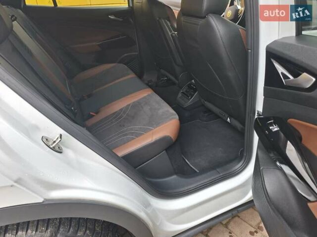 Белый Фольксваген ID.4, объемом двигателя 0 л и пробегом 115 тыс. км за 23100 $, фото 14 на Automoto.ua