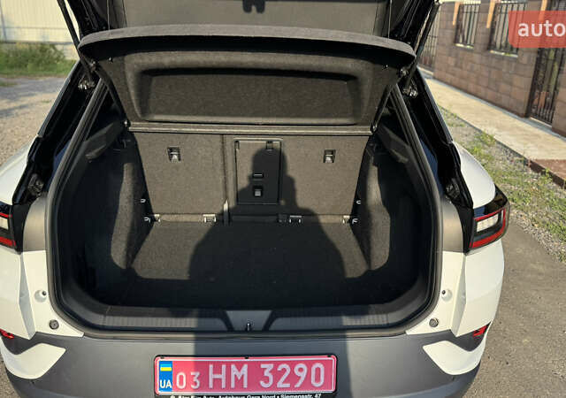 Белый Фольксваген ID.4, объемом двигателя 0 л и пробегом 131 тыс. км за 22500 $, фото 14 на Automoto.ua