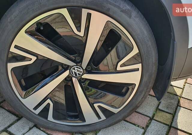 Белый Фольксваген ID.4, объемом двигателя 0 л и пробегом 16 тыс. км за 28900 $, фото 16 на Automoto.ua