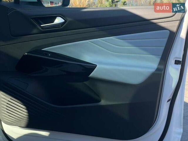 Белый Фольксваген ID.4, объемом двигателя 0 л и пробегом 38 тыс. км за 24500 $, фото 25 на Automoto.ua