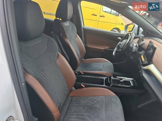 Белый Фольксваген ID.4, объемом двигателя 0 л и пробегом 115 тыс. км за 23100 $, фото 2 на Automoto.ua