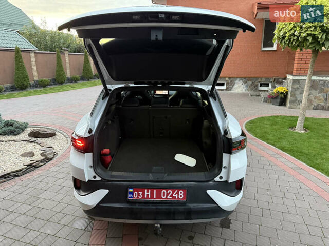 Білий Фольксваген ID.4, об'ємом двигуна 0 л та пробігом 47 тис. км за 16600 $, фото 56 на Automoto.ua
