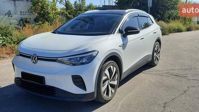 Белый Фольксваген ID.4, объемом двигателя 0 л и пробегом 150 тыс. км за 20900 $, фото 1 на Automoto.ua