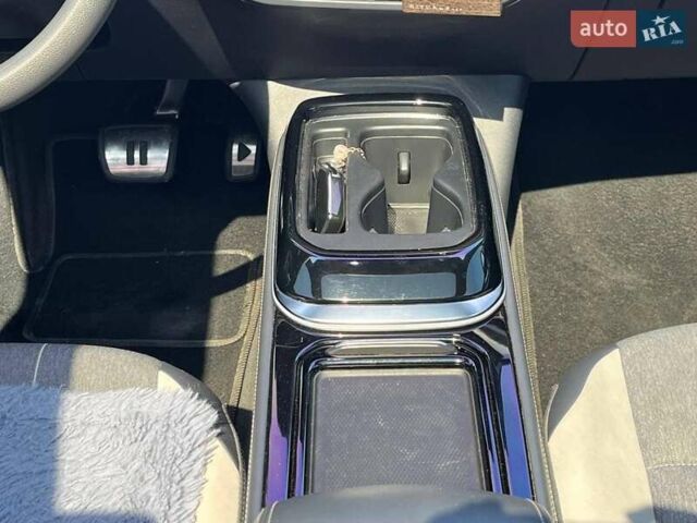 Белый Фольксваген ID.4, объемом двигателя 0 л и пробегом 87 тыс. км за 24790 $, фото 32 на Automoto.ua