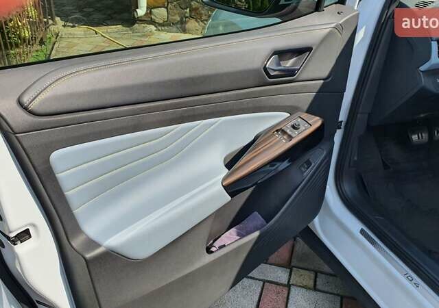 Белый Фольксваген ID.4, объемом двигателя 0 л и пробегом 16 тыс. км за 28900 $, фото 22 на Automoto.ua