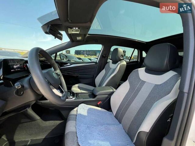 Белый Фольксваген ID.4, объемом двигателя 0 л и пробегом 87 тыс. км за 24790 $, фото 25 на Automoto.ua