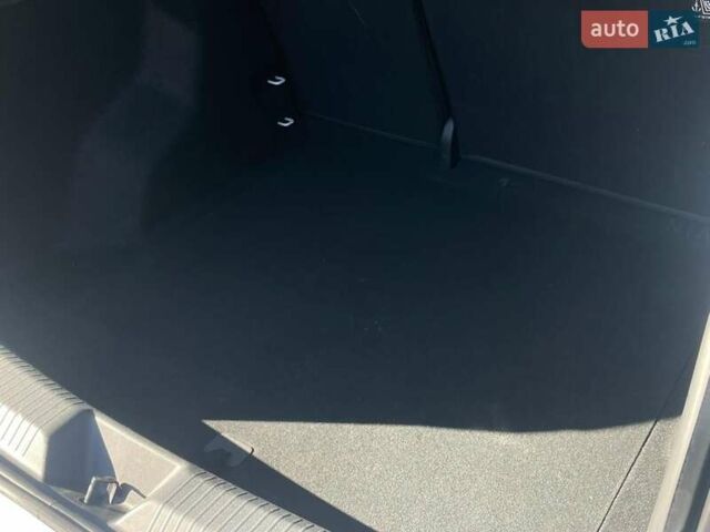 Белый Фольксваген ID.4, объемом двигателя 0 л и пробегом 38 тыс. км за 24500 $, фото 21 на Automoto.ua