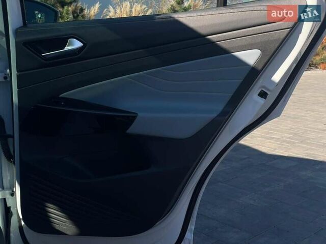 Белый Фольксваген ID.4, объемом двигателя 0 л и пробегом 38 тыс. км за 24500 $, фото 19 на Automoto.ua