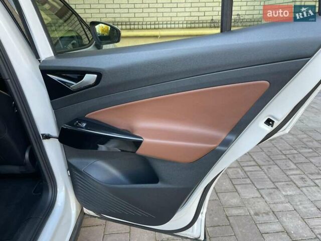 Білий Фольксваген ID.4, об'ємом двигуна 0 л та пробігом 230 тис. км за 21800 $, фото 27 на Automoto.ua