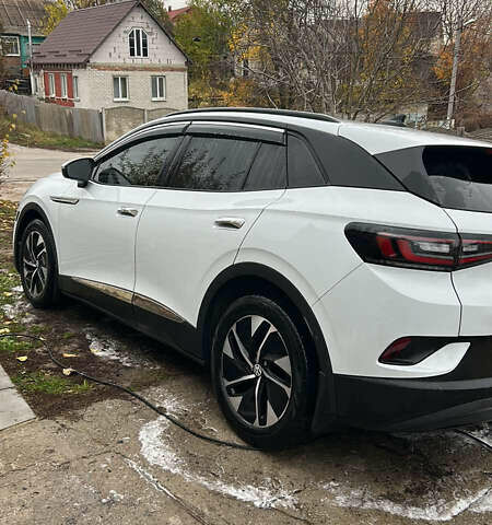 Белый Фольксваген ID.4, объемом двигателя 0 л и пробегом 69 тыс. км за 21700 $, фото 1 на Automoto.ua