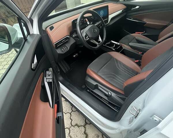 Белый Фольксваген ID.4, объемом двигателя 0 л и пробегом 69 тыс. км за 24500 $, фото 15 на Automoto.ua