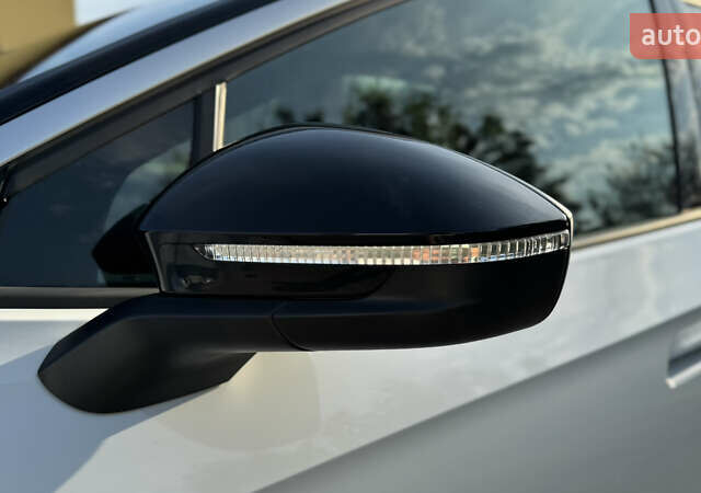 Белый Фольксваген ID.4, объемом двигателя 0 л и пробегом 131 тыс. км за 22500 $, фото 12 на Automoto.ua