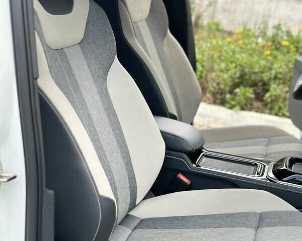 Белый Фольксваген ID.4, объемом двигателя 0 л и пробегом 43 тыс. км за 22900 $, фото 13 на Automoto.ua