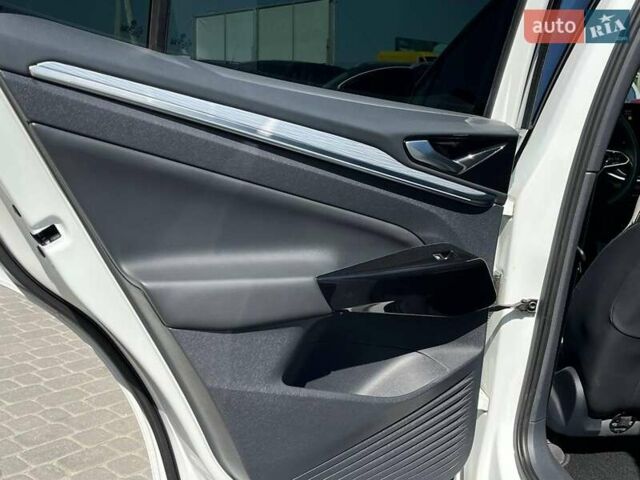 Белый Фольксваген ID.4, объемом двигателя 0 л и пробегом 87 тыс. км за 24790 $, фото 27 на Automoto.ua