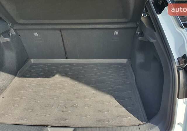 Белый Фольксваген ID.4, объемом двигателя 0 л и пробегом 16 тыс. км за 28900 $, фото 13 на Automoto.ua