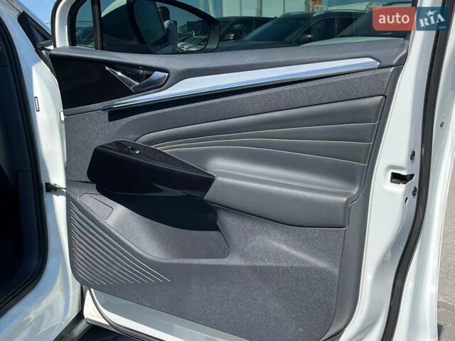 Белый Фольксваген ID.4, объемом двигателя 0 л и пробегом 87 тыс. км за 24790 $, фото 36 на Automoto.ua