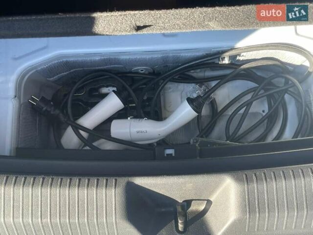 Белый Фольксваген ID.4, объемом двигателя 0 л и пробегом 38 тыс. км за 24500 $, фото 29 на Automoto.ua