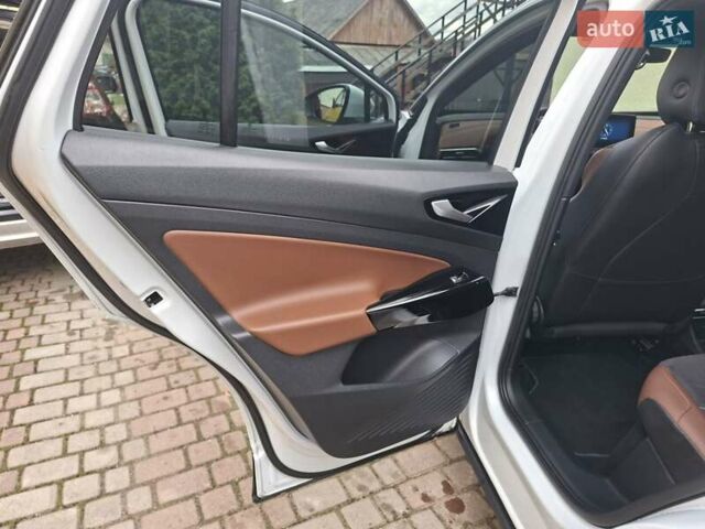 Белый Фольксваген ID.4, объемом двигателя 0 л и пробегом 115 тыс. км за 23100 $, фото 17 на Automoto.ua