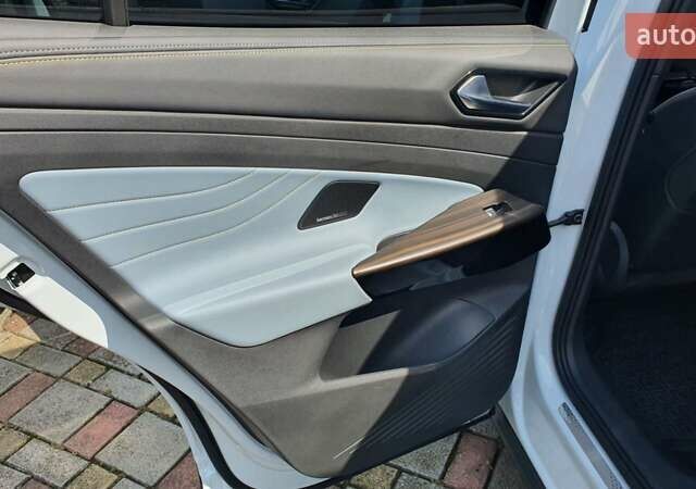 Белый Фольксваген ID.4, объемом двигателя 0 л и пробегом 16 тыс. км за 28900 $, фото 24 на Automoto.ua