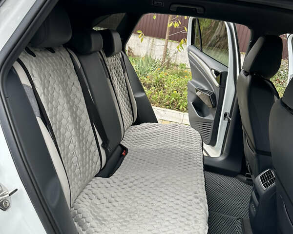 Белый Фольксваген ID.4, объемом двигателя 0 л и пробегом 43 тыс. км за 22900 $, фото 22 на Automoto.ua