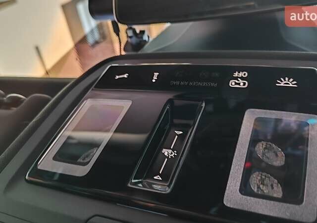 Белый Фольксваген ID.4, объемом двигателя 0 л и пробегом 34 тыс. км за 26600 $, фото 28 на Automoto.ua