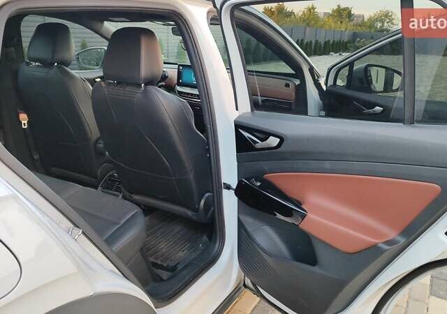 Белый Фольксваген ID.4, объемом двигателя 0 л и пробегом 34 тыс. км за 26600 $, фото 19 на Automoto.ua