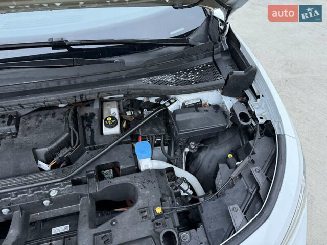 Белый Фольксваген ID.4, объемом двигателя 0 л и пробегом 61 тыс. км за 20900 $, фото 74 на Automoto.ua