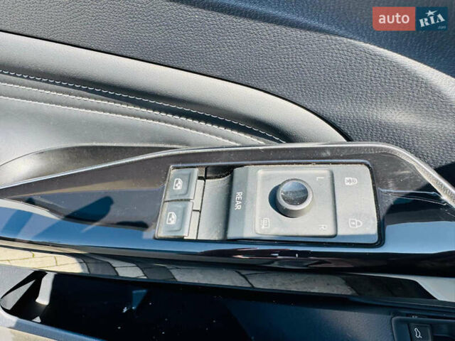 Белый Фольксваген ID.4, объемом двигателя 0 л и пробегом 55 тыс. км за 25000 $, фото 18 на Automoto.ua