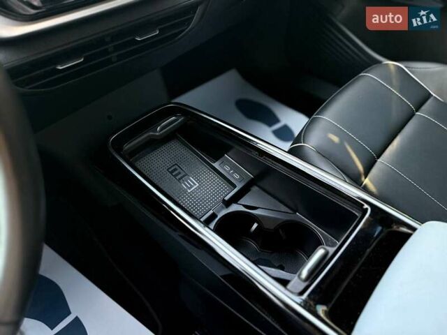 Белый Фольксваген ID.4, объемом двигателя 0 л и пробегом 92 тыс. км за 29000 $, фото 13 на Automoto.ua