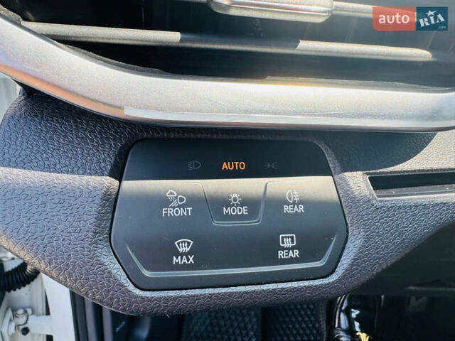 Белый Фольксваген ID.4, объемом двигателя 0 л и пробегом 55 тыс. км за 25000 $, фото 15 на Automoto.ua