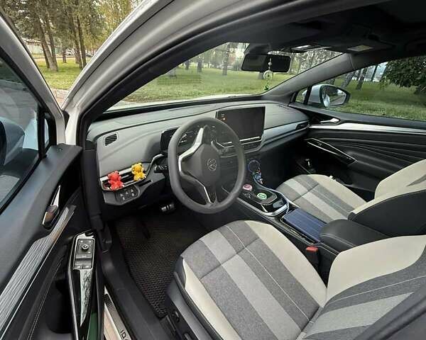 Белый Фольксваген ID.4, объемом двигателя 0 л и пробегом 95 тыс. км за 22999 $, фото 8 на Automoto.ua