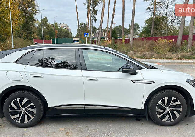 Белый Фольксваген ID.4, объемом двигателя 0 л и пробегом 72 тыс. км за 25500 $, фото 3 на Automoto.ua