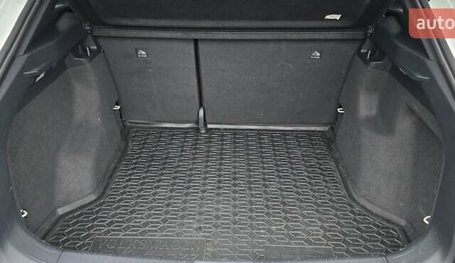 Белый Фольксваген ID.4, объемом двигателя 0 л и пробегом 85 тыс. км за 25000 $, фото 7 на Automoto.ua