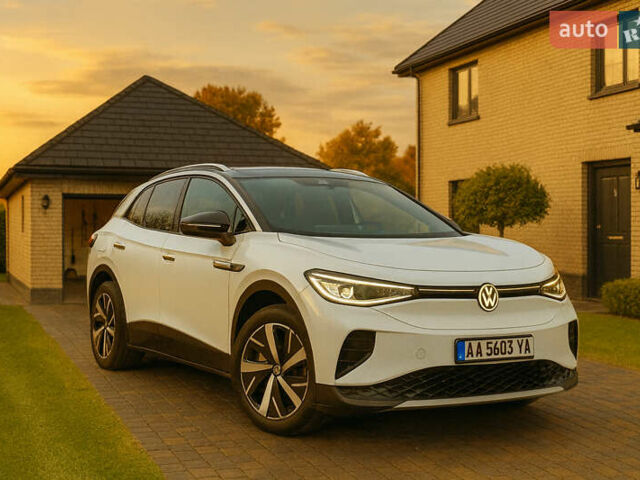 Белый Фольксваген ID.4, объемом двигателя 0 л и пробегом 65 тыс. км за 22999 $, фото 3 на Automoto.ua